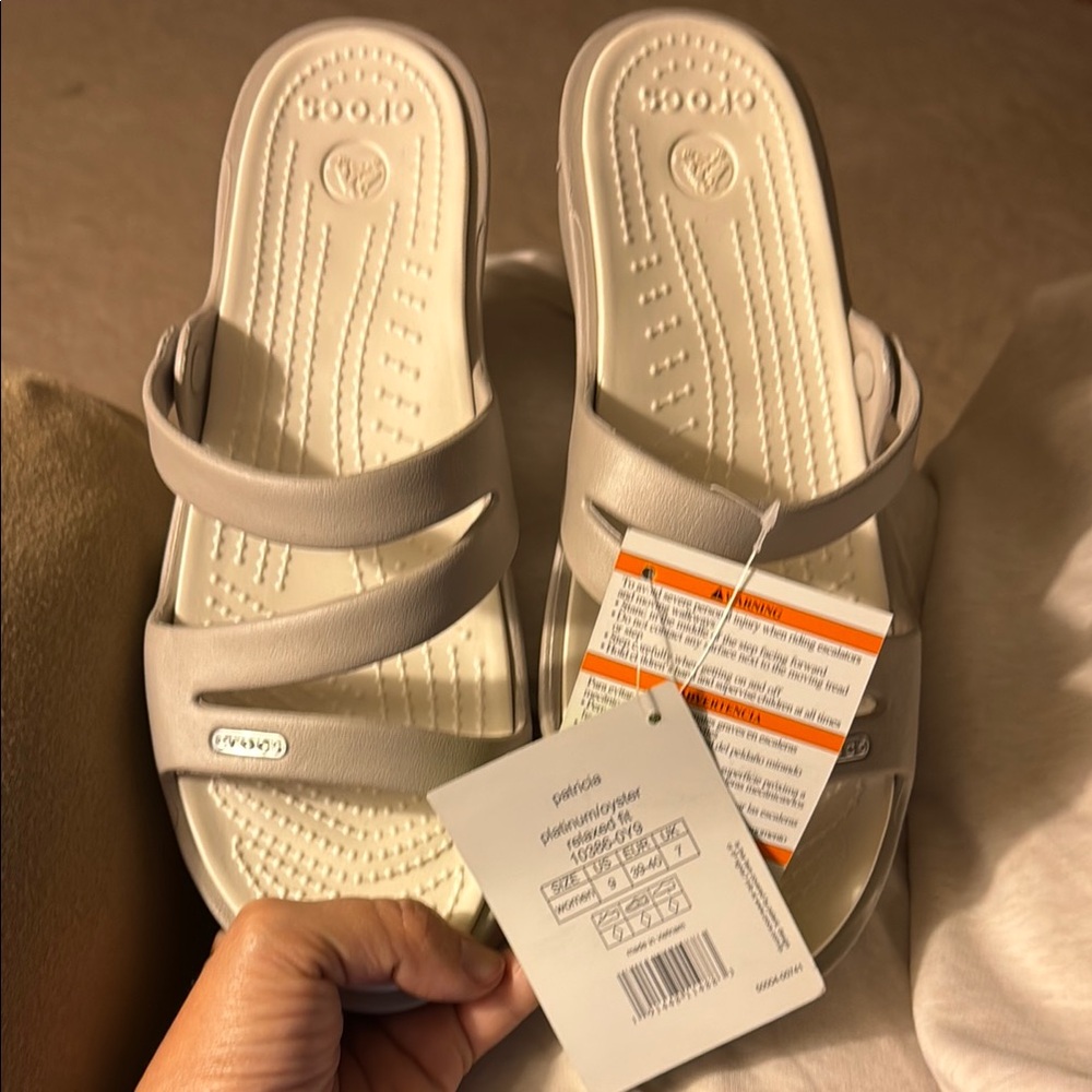CROCS Patricia Platinum/Oyster Sandals